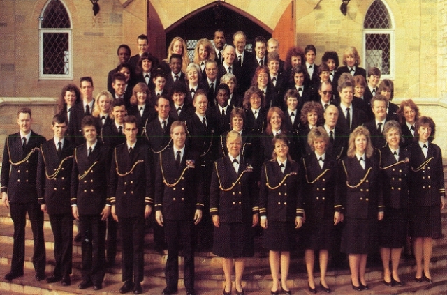 Saint Hill Mitarbeiter 1991, Mylène in der vierten Reihe als dritte von rechts